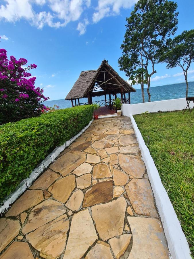 Hotel Ivory Ocean View Marumbi Esterno foto