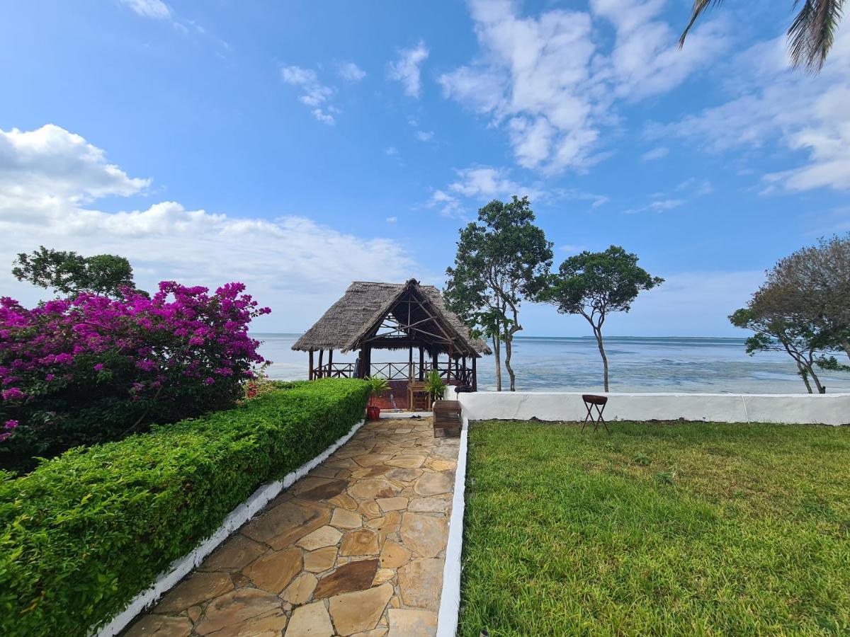 Hotel Ivory Ocean View Marumbi Esterno foto
