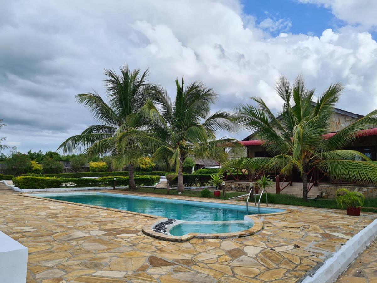 Hotel Ivory Ocean View Marumbi Esterno foto