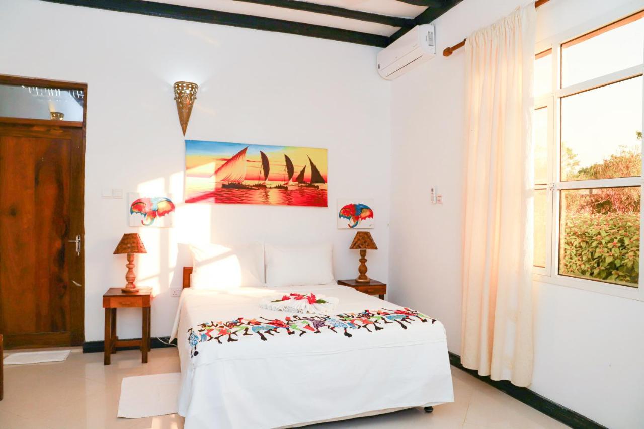 Hotel Ivory Ocean View Marumbi Esterno foto