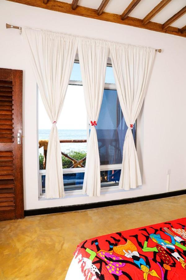 Hotel Ivory Ocean View Marumbi Esterno foto