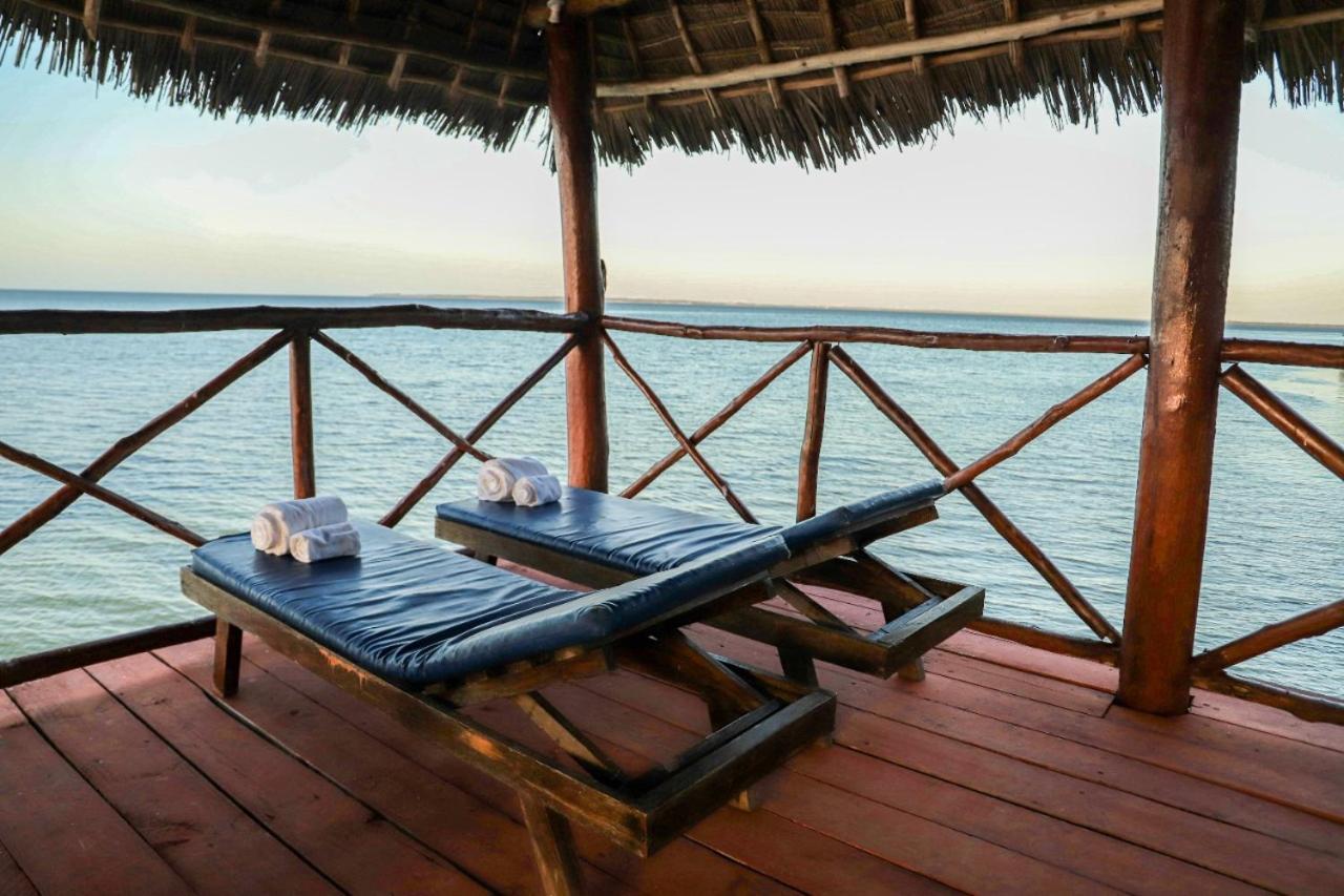 Hotel Ivory Ocean View Marumbi Esterno foto