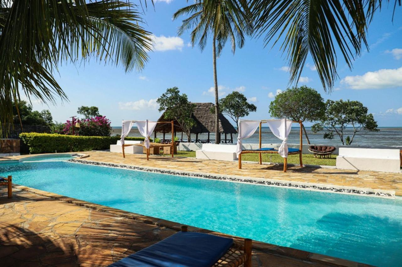Hotel Ivory Ocean View Marumbi Esterno foto