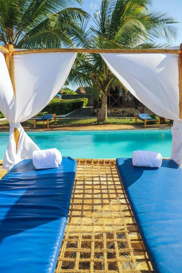 Hotel Ivory Ocean View Marumbi Esterno foto